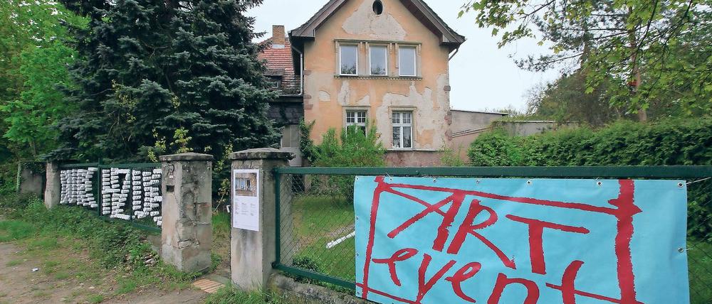 Plädoyer für die Kunst. Die Künstlergruppe Art Event hatte im Mai eine zweiwöchige Ausstellung in der Ruhlsdorfer Straße 1 organisiert – um für die Villa als Kulturstandort zu werben.