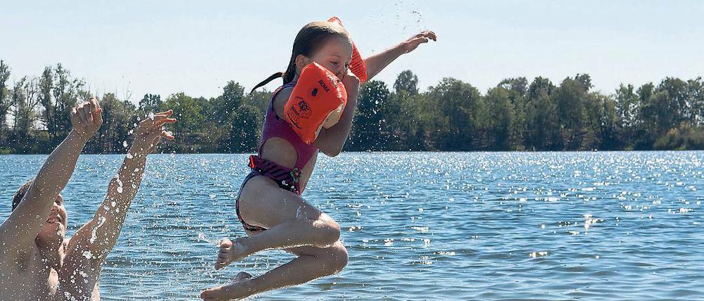 Wasserlandung. Im Landkreis trüben keine Keime das Badevergnügen.