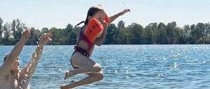 Wasserlandung. Im Landkreis trüben keine Keime das Badevergnügen.