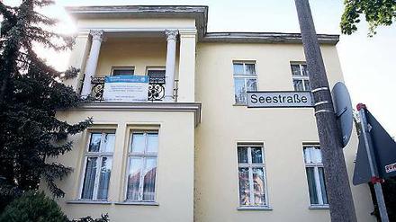 Toplage. Die Villa in der Seestraße 26 liegt auf einem Wassergrundstück.