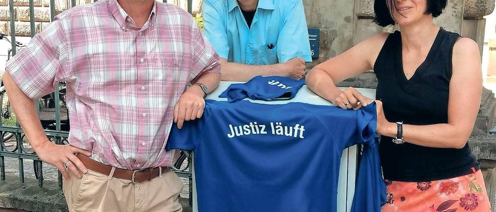 Sind fit. Rechtspflegerin Inga Dongowski, Richter Sven Hering und Vizepräsident Simon Welten (v.r.n.l.).
