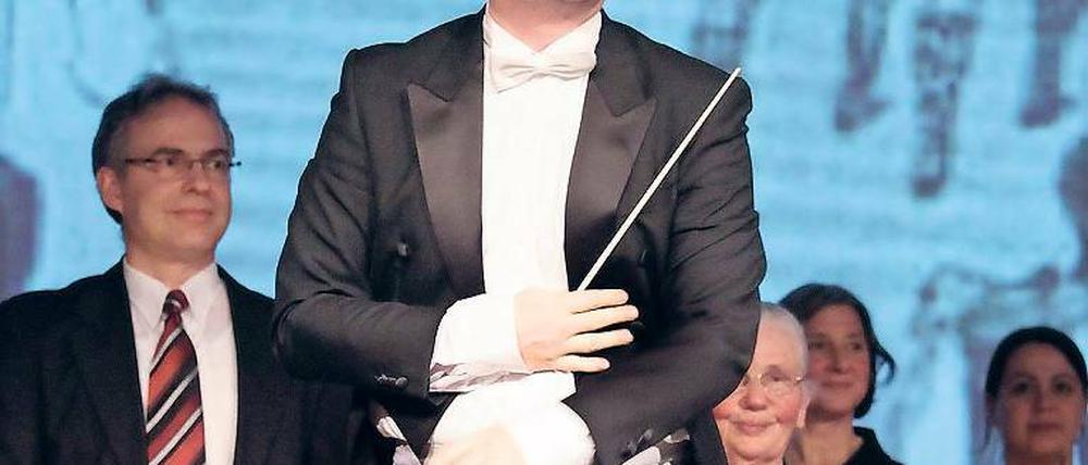 Im Konzert zu Hause. Der Potsdamer Dirigent Knut Andreas mit seinem Orchester Collegium Musicum bei einer Aufführung vor zwei Jahren in der Biosphäre.