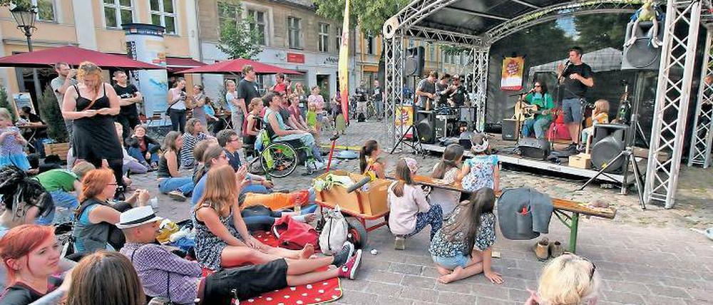Die Stadt zur Bühne machen. Bei der Fête de la Musique, die am morgigen Mittwoch weltweit gefeiert wird, ist in Potsdam an insgesamt 40 Orten Livemusik zu erleben.