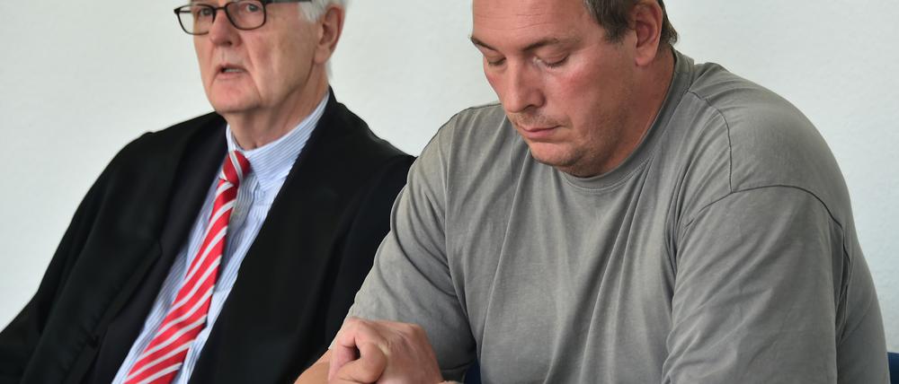 Gegen Jan-Ulrich Weiß (AfD) wird Anklage wegen Steuerhinterziehung in einem besonders schweren Fall erhoben. Das Bild stammt aus vom Prozess wegen Volksverhetzung im September 2016.