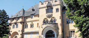 Die um 1906 errichtete Hakeburg auf dem Kleinmachnower Seeberg ist beliebtes Fotoobjekt. Zehn Jahre nach dem Kauf will ein Investor in dem denkmalgeschützten Haus Eigentumswohnungen errichten.