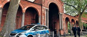 Seyran Ates, im Hauptberuf Rechtsanwältin, ist die wohl prominenteste Initiatorin des Projekts. Zur gestrigen Eröffnung hielt sie das Freitagsgebet.