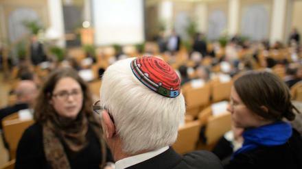 Das weltweit einmalige Lehr- und Forschungsangebot im Bereich der Jüdischen Theologie werde nun durch das neue Forum in wesentlichen Teilen ergänzt.