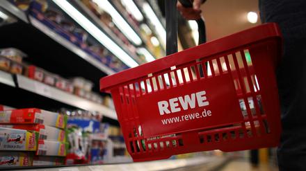 "Wenn es nach uns ginge, wäre die Filiale schon lange offen", sagte eine Sprecherin der Rewe-Group. Wann der Rewe-Markt im Kirchsteiggfeld öffnen könnte, steht immer noch nicht fest.