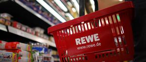 "Wenn es nach uns ginge, wäre die Filiale schon lange offen", sagte eine Sprecherin der Rewe-Group. Wann der Rewe-Markt im Kirchsteiggfeld öffnen könnte, steht immer noch nicht fest.