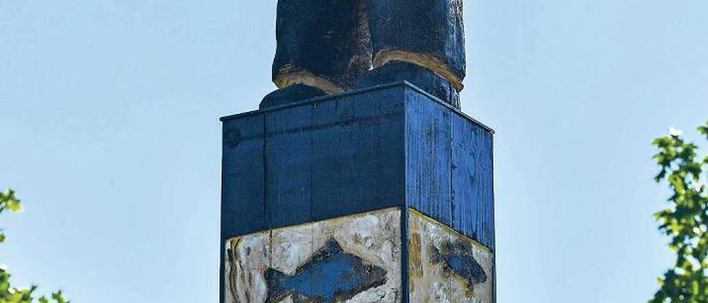 Kreativ in Lübben. Das Kunstwerk „Glaube Liebe Hoffnung“ des deutschen Künstlers Lothar Seruset ist ebenfalls auf der Aquamediale zu sehen.