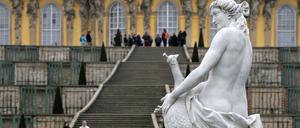 Welterbeschlösser, wie das Schloss Sanssouci in Potsdam, sollen künftig früher geschlossen werden.