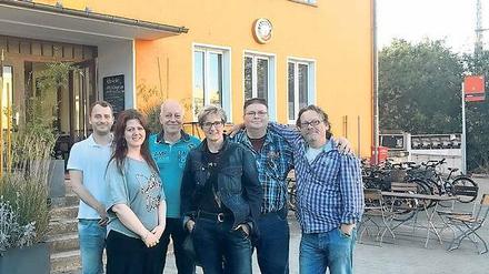Engagiert für Golm. Der Freundeskreis um K. Krause (M.) und L. Lehmann (r.).