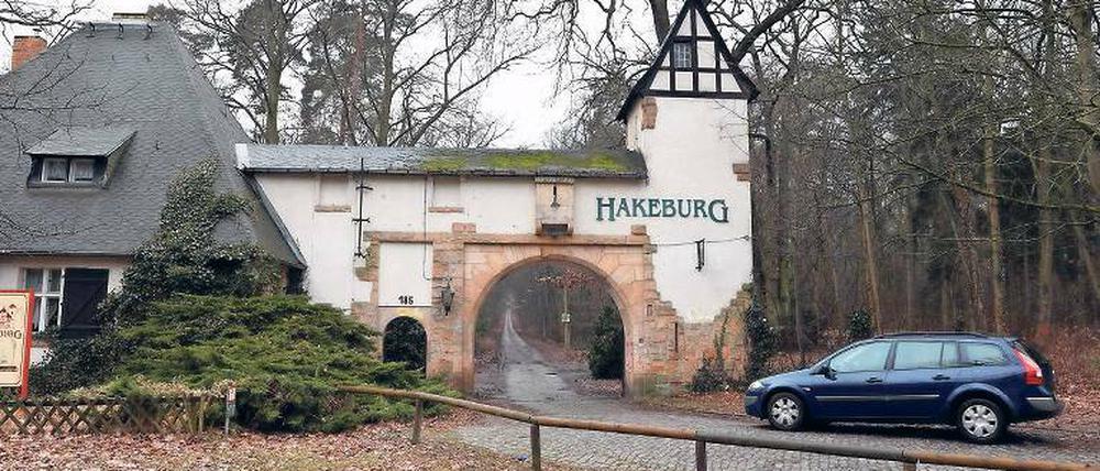 Tiefer legen? Anwohner wollen das Straßenniveau am Torhaus absenken, damit auch Baufahrzeuge hindurch passen. Auch ein Umgehungsweg sei denkbar.