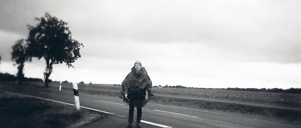 Reizarmut. Susanne Laser auf dem Pilgerweg durchs Havelland. Infrastruktur für Pilger gibt es dort nicht. Dafür haben Wind und Wetter freie Bahn.