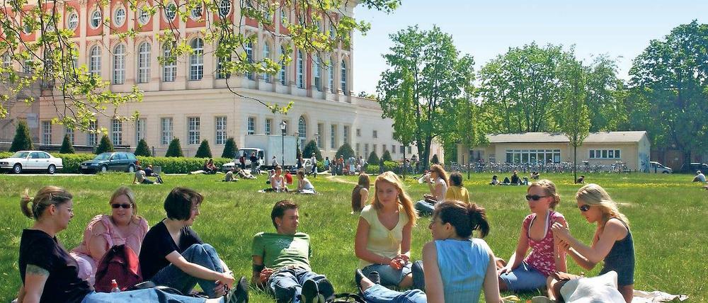 Viel Geld für die Uni. Allein am Uni-Campus am Neuen Palais will die Stadt in den nächsten vier Jahren mehr als 22 Millionen Euro investieren. Das Abraham Geiger Kolleg soll dort einen neuen Sitz erhalten.