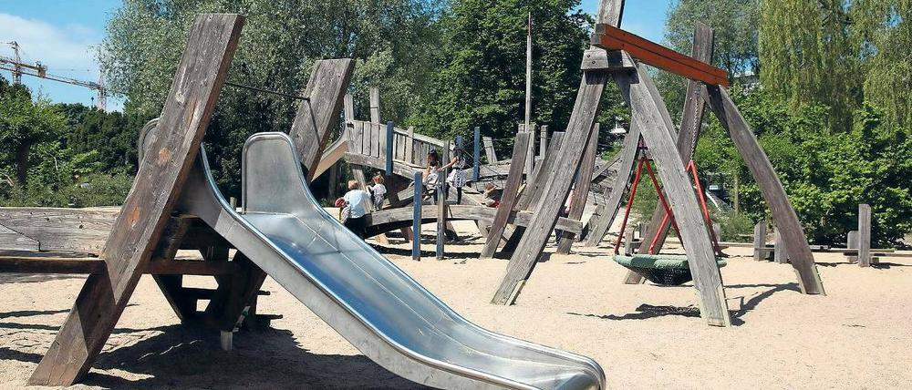Altmetall. Auch die Edelstahlrutschen stammen aus dem Jahr 2001.