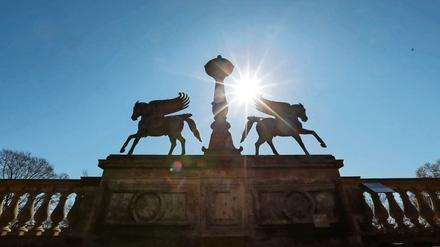 Einen romantischen Frühsommernachmittag kann man am Donnerstag auf dem Pfingstberg-Belvedere erleben.