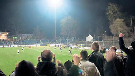 Das Stadion sichern. Mit dem Rettungsplan für den SV Babelsberg soll gewährleistet werden, dass auch künftig im „Karli“ Fußball gespielt wird – nicht nur von Regionalligist Nulldrei, sondern auch von Frauen-Bundesligist Turbine Potsdam.