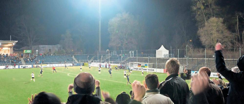 Das Stadion sichern. Mit dem Rettungsplan für den SV Babelsberg soll gewährleistet werden, dass auch künftig im „Karli“ Fußball gespielt wird – nicht nur von Regionalligist Nulldrei, sondern auch von Frauen-Bundesligist Turbine Potsdam.