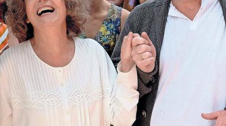Mit der Kraft der Flower-Power. Hartmut (Erwin Steinhauer) verwandelt für seine Erika die Welt in die bunte Zeit der siebziger Jahre zurück