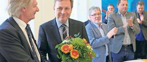 Optimistischer Sieger. Oliver Günther (2.v.l.) sieht nach seiner eindeutigen Wiederwahl gute Jahre auf die Potsdamer Universität zukommen.