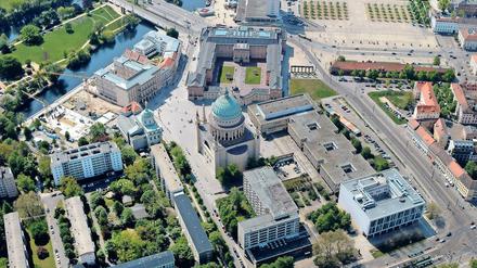 Die Potsdamer Mitte. Die Fachhochschule soll nacheinander durch zwei Wohn- und Geschäftskarrees ersetzt werden.