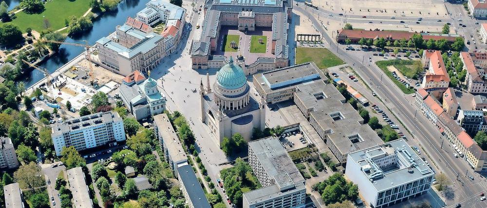 Die Potsdamer Mitte. Die Fachhochschule soll nacheinander durch zwei Wohn- und Geschäftskarrees ersetzt werden.