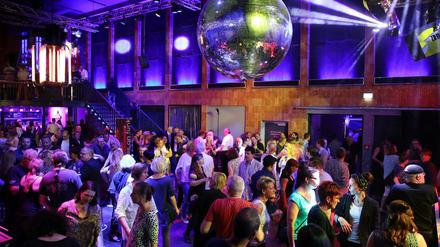 Voll und stimmungsvoll. 500 Gäste kamen zur Eröffnung des neuen Klubs. Es war ausverkauft.