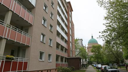 Die Sanierung der Wohnhäuser des sogenannten Zentrums Süd im Karree zwischen Burgstraße, Am Kanal, Am Alten Markt und Alter Fahrt gehörte zu den ersten Stadtspuren-Projekten, um die Innenstadt für die Buga 2001 aufzuhübschen.