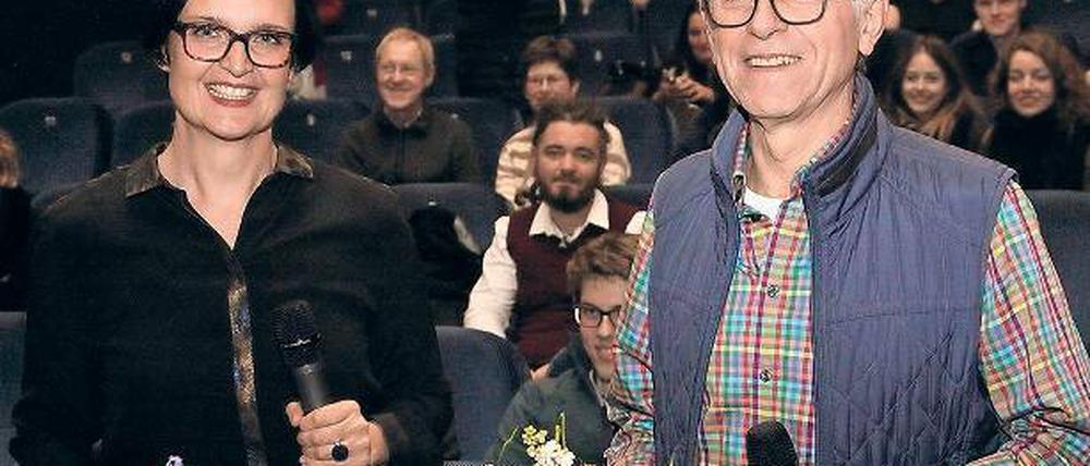 Gefeiert. Filmausstatter Bernhard Henrich sprach im Filmmuseum über seine Arbeit „Monuments Men“, Angelica Böhm von Filmuni-Babelsberg moderierte den Abend.