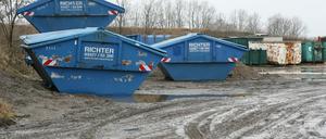 Gefährlich? Container auf dem Firmengelände im Jahr 2012.