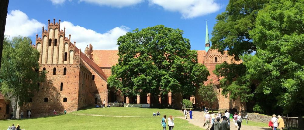 Das Kloster Chorin ist immer einen Besuch wert. Anschließend kann am Sonntag einem Konzert in der Dorfkirche Brodowin gelauscht werden.