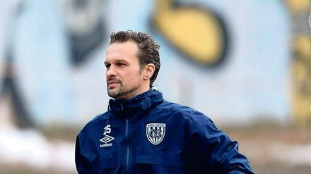 Für Nulldrei der Beste. Almedin Civa wird neuer Cheftrainer des SV Babelsberg 03. Kaum einer kennt die Schwierigkeiten, aber auch die Potenziale des Vereins so gut wie der ehemalige Nulldrei-Kicker.
