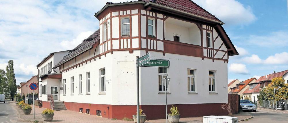 Eigentümer unbekannt. Das Ankerhauswurde zwangsversteigert.