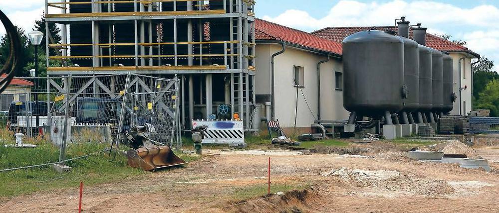 Konflikt. Noch werden Investitionen ins Wasser- und Abwassernetz in der Region Teltow – hier das Wasserwerk der Stadt – über Beiträge finanziert. Jetzt könnte sich das ändern.