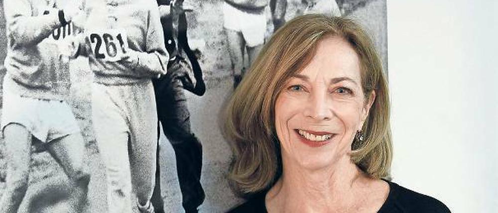 Eine Vorläuferin. Kathrine Switzer absolvierte als erste Frau einen Marathon mit Startnummer. Ohne diese lief zuvor schon Bobbi Gibb mit.