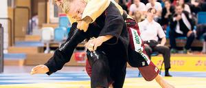 Sieg beim Comeback. Martin Setz (vorn) gewann gegen Robert Barwig.