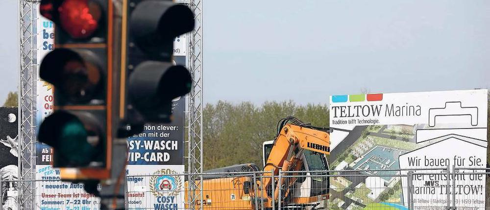 Rot oder grün? Investoren wollen rund um den im Bau befindlichen Teltower Hafen größere Flächen entwickeln. Nun muss die Stadt entscheiden, ob sie dies auch möchte.