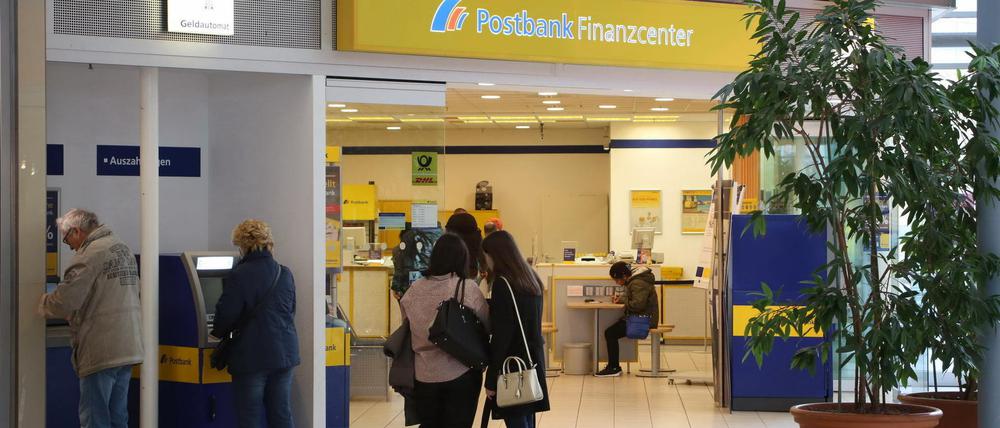 Die Postbank-Filiale im Stern-Center soll im Sommer schließen. Es soll Ersatz geben.
