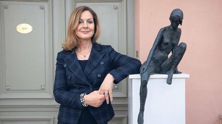 Was abgeben vom Glück. Friederike Sehmsdorf feiert im Mai das zehnjährige Bestehen ihrer Galerie Kunstkontor am Jungfernsee. Sie organisiert zudem Benefizveranstaltungen für die Oberlinstiftung und sammelt Spenden für einen Kindergarten in Tansania.