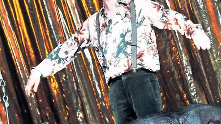 Meistersprecher. Der Schauspieler Bernd Geiling brilliert seit 2009 in Potsdam in unterschiedlichsten Rollen. Mal als Transvestit im Musical „Käfig voller Narren“, mal im ernsten Fach – wie hier als Peer Gynt.