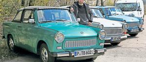 Liebhaberstücke. Vom Cabriolet und der weißen Limousine will sich Frank Ehle nach dem Ende der Saison trennen. Die Trabis schaltet man noch mit einem Hebel am Lenkrad.