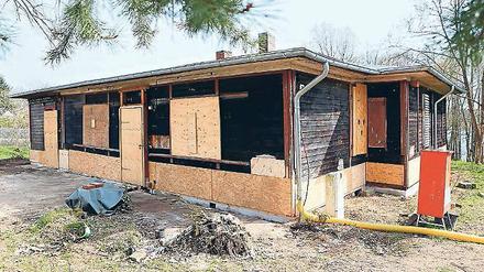 Geschichtsträchtig. Am Alexander-Haus in Groß Glienicke wird gefeiert.