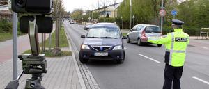 Eine Messstelle der Brandenburger Polizei in Kleinmachnow.