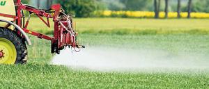 Digital gesteuert. In vielen landwirtschaftlichen Betrieben lenken Computer inzwischen den Einsatz von Dünge- und Pflanzenschutzmitteln, werten Wetterinformationen aus und überwachen die Reifung bis zur Ernte. Dabei fallen große Datenmengen an.