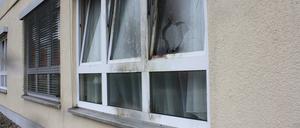 Zwei Bransätze wurden auf diese Flüchtlingsunterkunft in Jüterbog, in der minderjährige Flüchtlinge untergebracht waren, geworfen.
