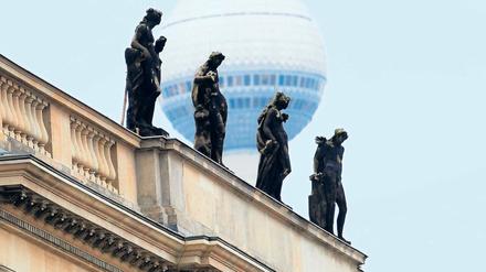 Vier von acht. Die Potsdamer Attika-Skulpturen in Berlin.