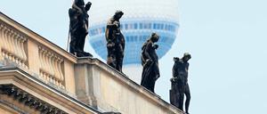 Vier von acht. Die Potsdamer Attika-Skulpturen in Berlin.