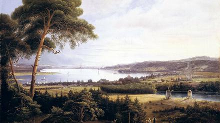 Ein See voller Schiffe. Das Gemälde von Johann Heinrich Hintze zeigt den Blick vom Krähenberg auf Caputh und Potsdam. Es ist um 1836 entstanden. Zu dieser Zeit hatte Caputh nach langen Jahren der Armut endlich einen Wirtschaftszweig gefunden, der Geld in die Kasse brachte: die Schifferei.