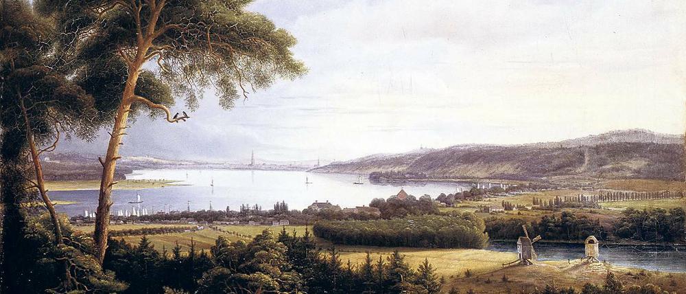 Ein See voller Schiffe. Das Gemälde von Johann Heinrich Hintze zeigt den Blick vom Krähenberg auf Caputh und Potsdam. Es ist um 1836 entstanden. Zu dieser Zeit hatte Caputh nach langen Jahren der Armut endlich einen Wirtschaftszweig gefunden, der Geld in die Kasse brachte: die Schifferei.